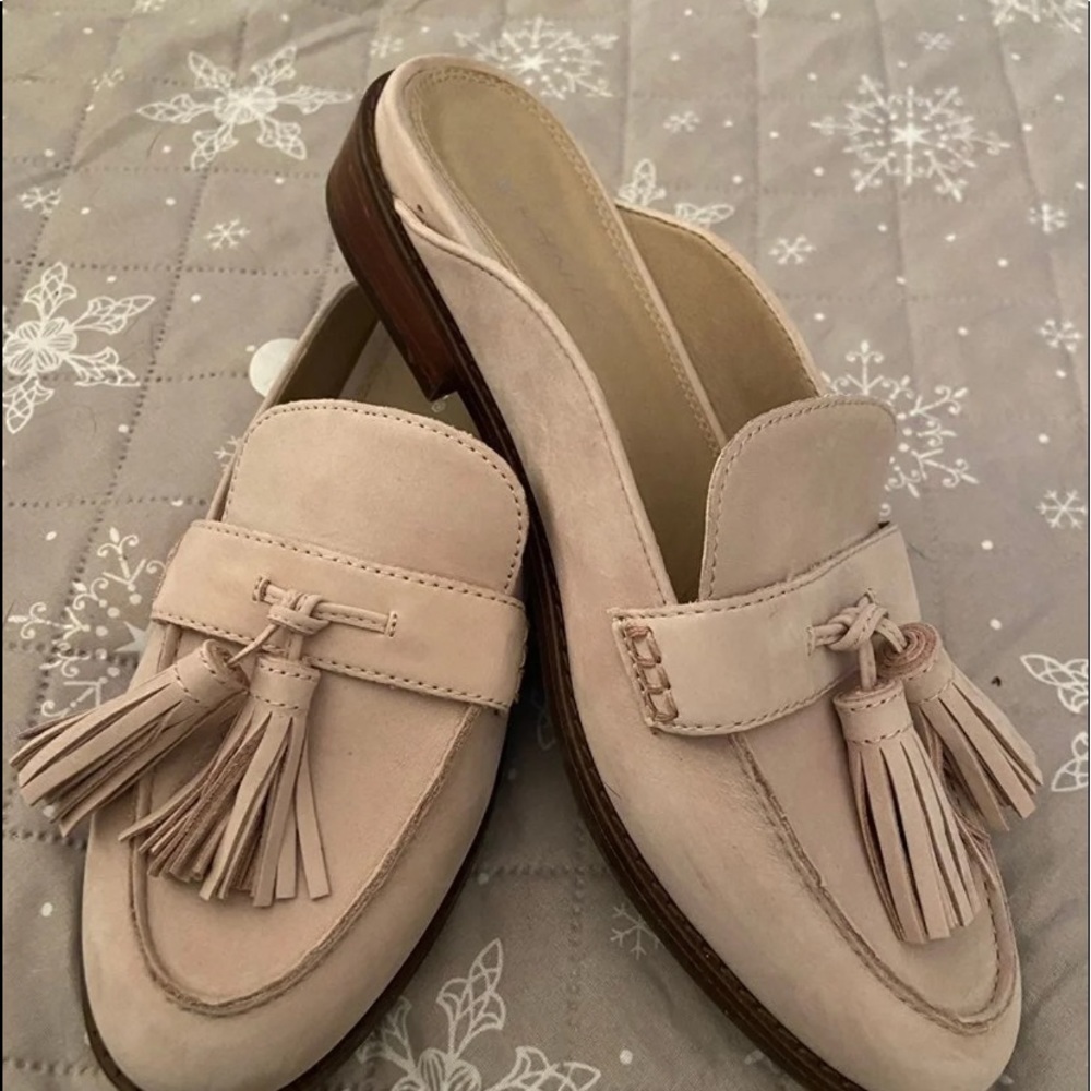 Vionic mules